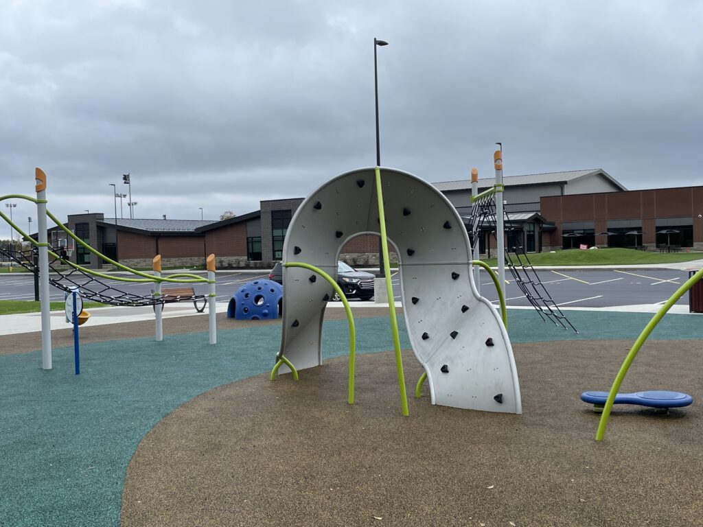 carmel-clay-elementary-playpros