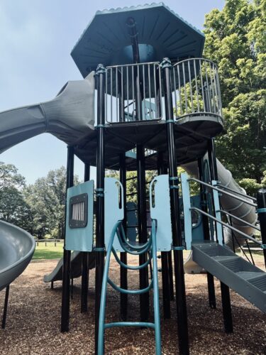 Double-decker PlayOdyssey™ Tower with a loop arch climber