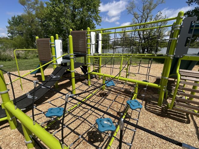 playground equipment for kids ages 5-12 with climbing ropes